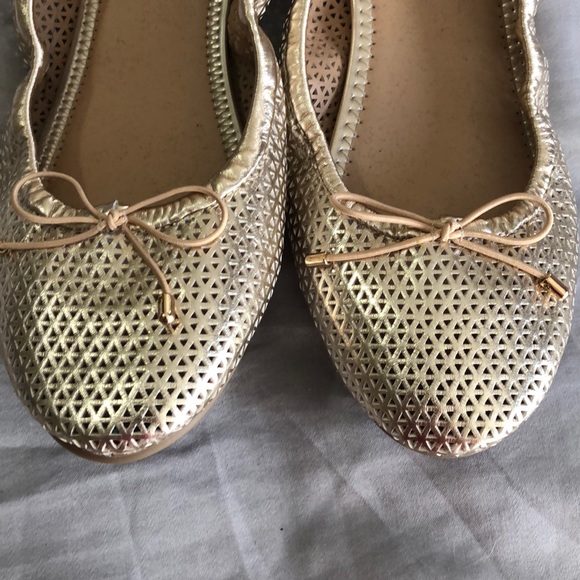 Kaari Blue Shoes - Gold ballet flats size 9.5M